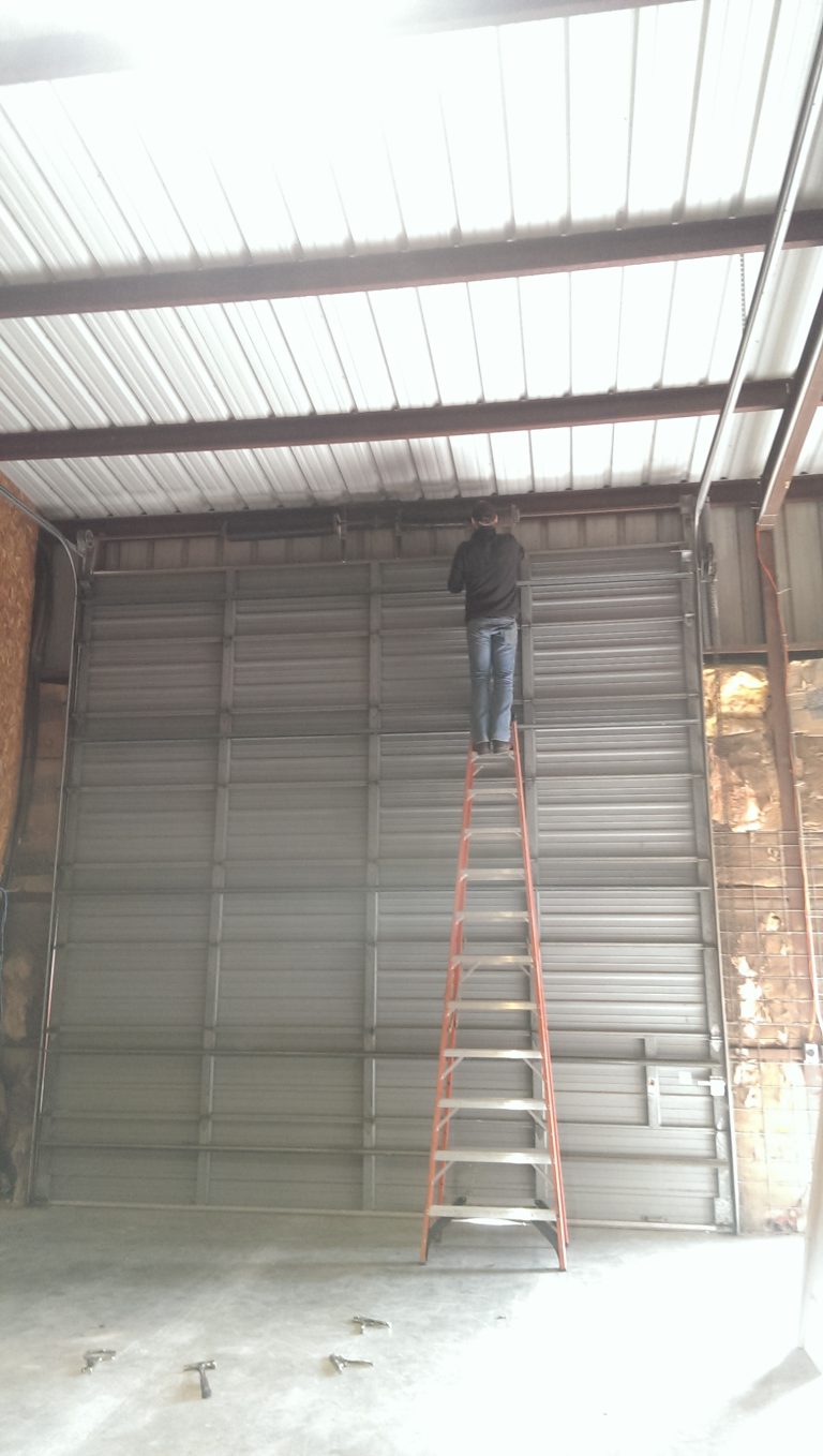 Garage Door Service Techs 062