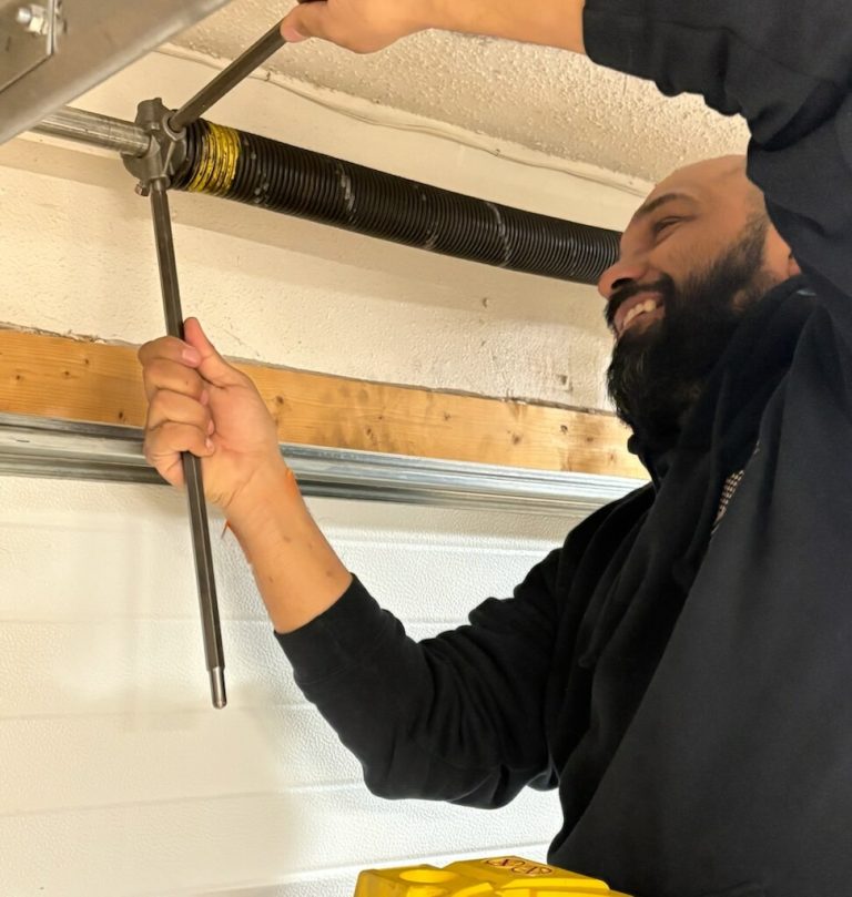 Garage Door Service Techs 067