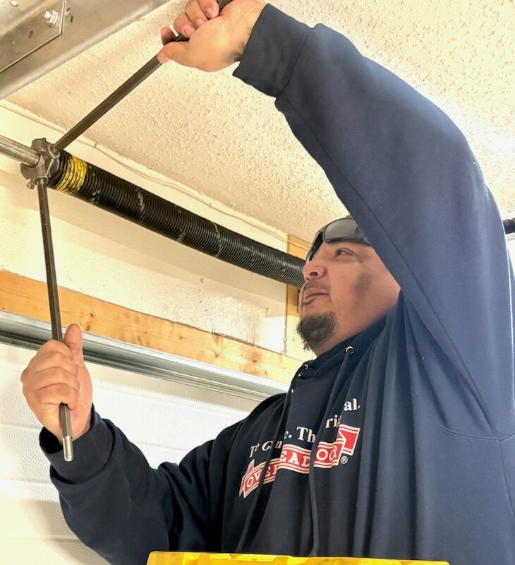 Garage Door Service Techs 068