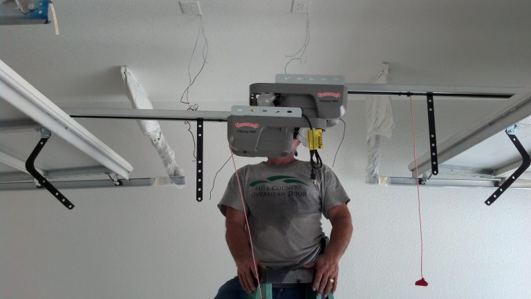 Garage Door Service Techs 072